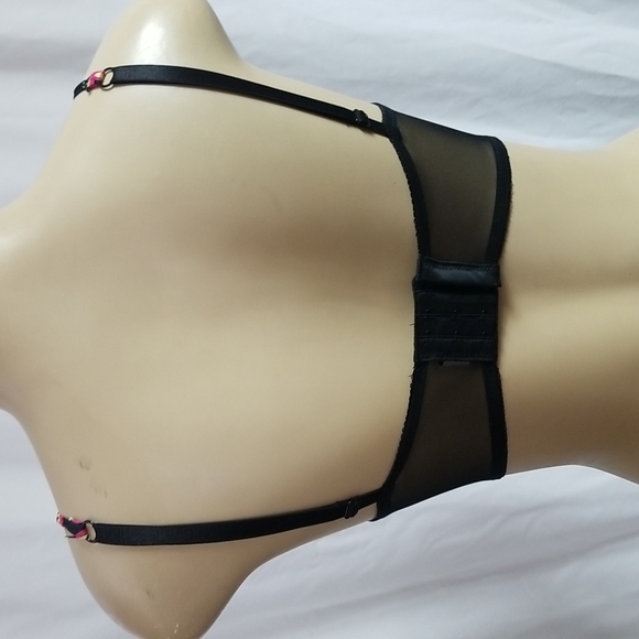 FREDERICKS OF HOLLYWOOD SMALL BUSTIER WITH HEARTS ,CAGE FRONT - Picture 4 of 8